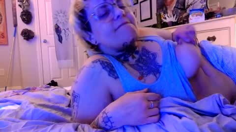 Snapshot of kinkypinkyplay2 chatting on 02.11.25 Kinky Pinky online show from 02.11.25