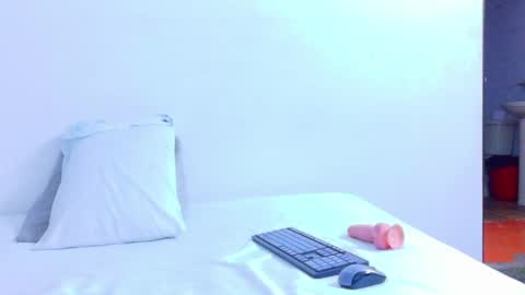 Snapshot of kinkyy_redhead chatting on 05.14.26 kinkyy_redhead online show from 05.14.26