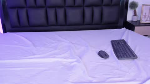 kiomi_san online show from 02.04.25