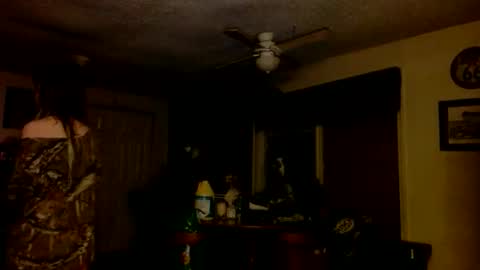 Snapshot of kipsy420 chatting on 12.19.25 Kipsy Rose online show from 12.19.25