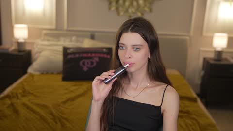 Snapshot of kira0541 chatting on 03.24.26 Sweet girls online show from 03.24.26