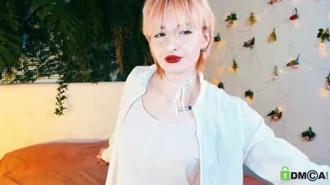 Snapshot of kira__cutie chatting on 04.26.26 Kira online show from 04.26.26