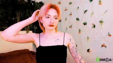Snapshot of kira__cutie chatting on 05.15.26 Kira online show from 05.15.26