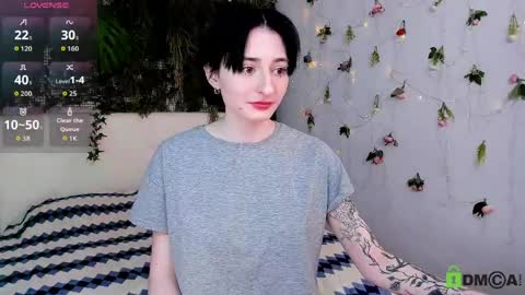 Snapshot of kira__cutie chatting on 05.30.26 Kira online show from 05.30.26