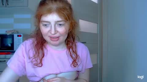 Snapshot of kira_foxy_ chatting on 06.22.26 Kira online show from 06.22.26