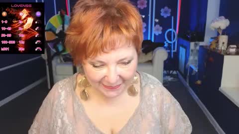 Kira Kennet online show from 10.25.25