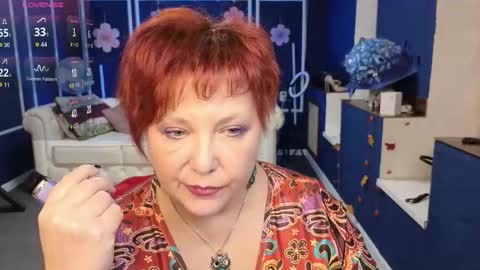 Kira Kennet online show from 11.17.25