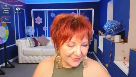 Kira Kennet online show from 11.24.25