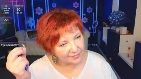 Kira Kennet online show from 11.25.25