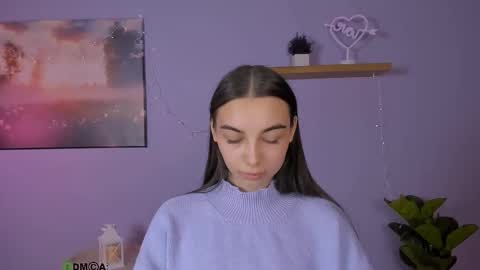 kira_light__ online show from 12.17.25