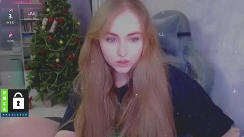 Snapshot of kira_love_sleep chatting on 12.29.24 you know thumb up me please its important online show from 12.29.24