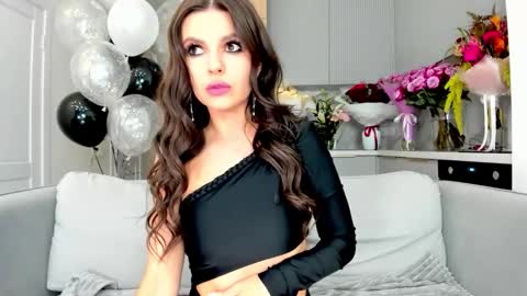 Kira and friends online show from 09.21.25