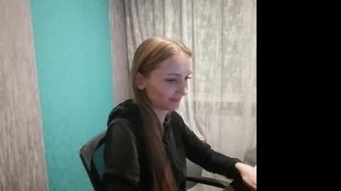 Snapshot of kira_morekiss chatting on 03.07.25 kira_morekiss online show from 03.07.25