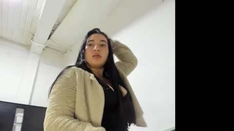 Snapshot of kira_stormm chatting on 11.08.25 kira_stormm online show from 11.08.25