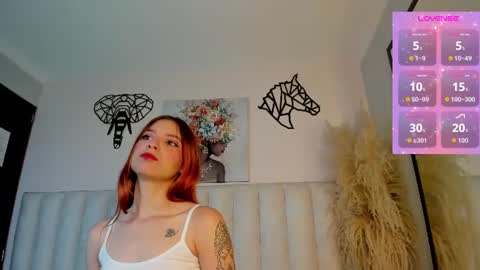 Snapshot of kira_venom chatting on 06.17.26 Kira online show from 06.17.26