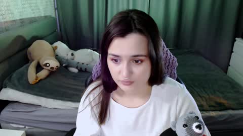 Snapshot of kira_yammy chatting on 01.31.25 Kira follow me online show from 01.31.25