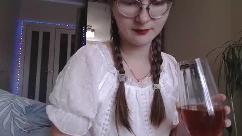 KiraGoldens online show from 09.30.25