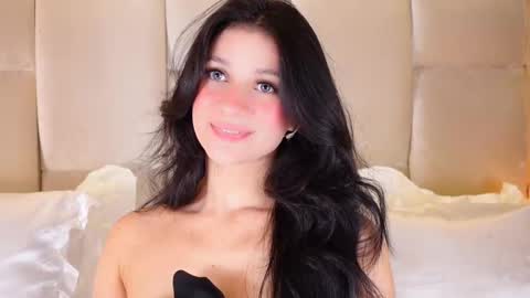 Snapshot of kirakayleigh chatting on 11.12.25 kira online show from 11.12.25