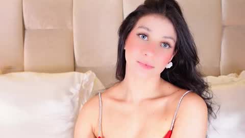 Snapshot of kirakayleigh chatting on 12.15.25 kira online show from 12.15.25