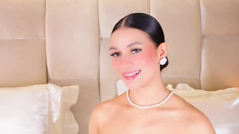 Snapshot of kirakayleigh chatting on 12.16.25 kira online show from 12.16.25