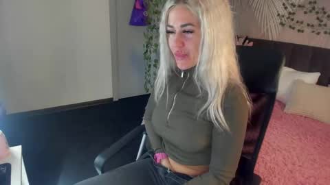 Kira online show from 10.25.25