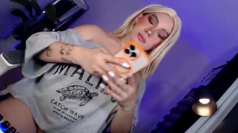 Its your girl KIRA online show from 05.28.26