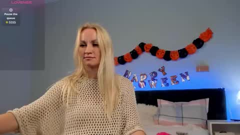 KiraSun online show from 10.30.25