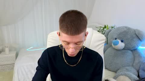    online show from 03.12.25