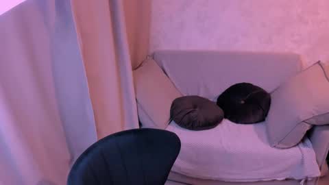 Snapshot of kirraa_ chatting on 01.22.25 Kira online show from 01.22.25