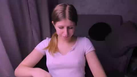 Snapshot of kirraa_ chatting on 01.28.25 Kira online show from 01.28.25
