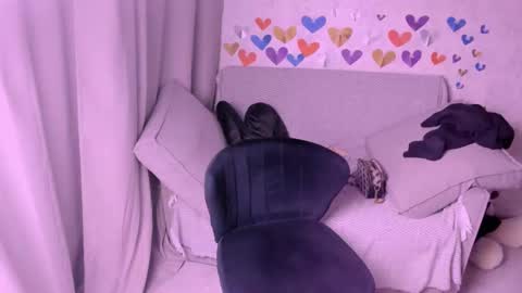Snapshot of kirraa_ chatting on 02.14.25 Kira online show from 02.14.25