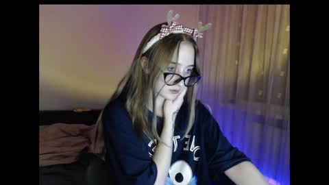 Snapshot of kisa____ chatting on 12.25.24 kisa____ online show from 12.25.24