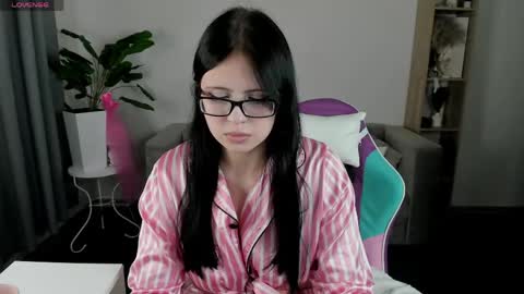 Kisa  online show from 04.08.26