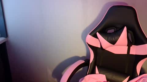 kiss_ameliaa online show from 03.11.25