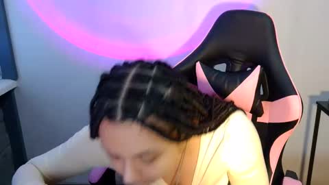 kiss_ameliaa online show from 03.12.25