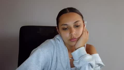 kiss_ameliaa online show from 10.09.25