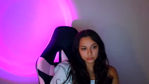 kiss_ameliaa online show from 10.13.25