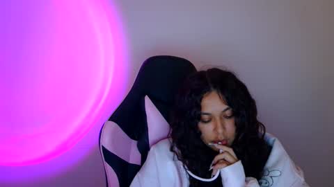 kiss_ameliaa online show from 10.16.25