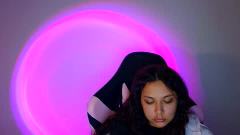 kiss_ameliaa online show from 10.17.25