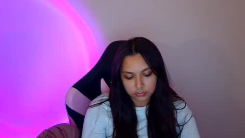 kiss_ameliaa online show from 10.25.25