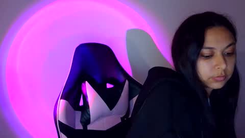 kiss_ameliaa online show from 11.04.25