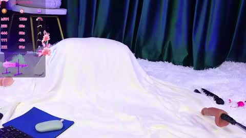 Snapshot of kiss_katy chatting on 04.02.26 kiss_katy online show from 04.02.26