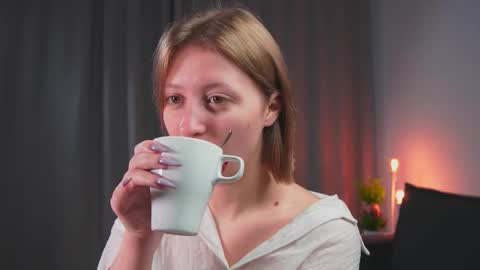 Snapshot of kiss_me_mila chatting on 11.06.25 kiss_me_mila online show from 11.06.25