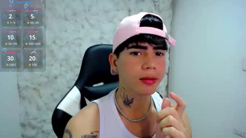 Snapshot of kiss_whitee chatting on 11.15.25 kiss_whitee online show from 11.15.25