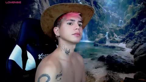 Snapshot of kiss_whitee chatting on 02.03.26 kiss_whitee online show from 02.03.26