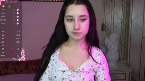 Hot Eva online show from 11.26.25