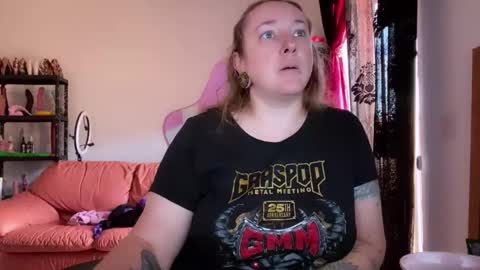 kissica online show from 10.29.25