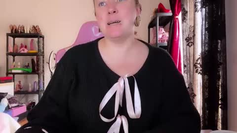 kissica online show from 12.19.25