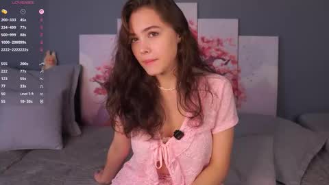 Snapshot of kissiekat chatting on 10.11.25 Lola online show from 10.11.25
