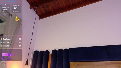 Kissing Company online show from 02.20.25